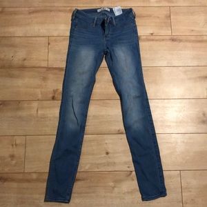00 hollister jeans